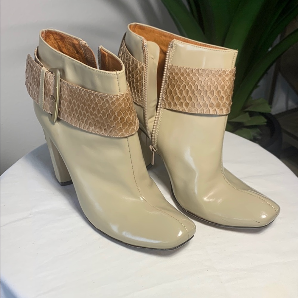 Elegant Beige Ankle Boots